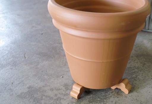 Clay pot on pot feet